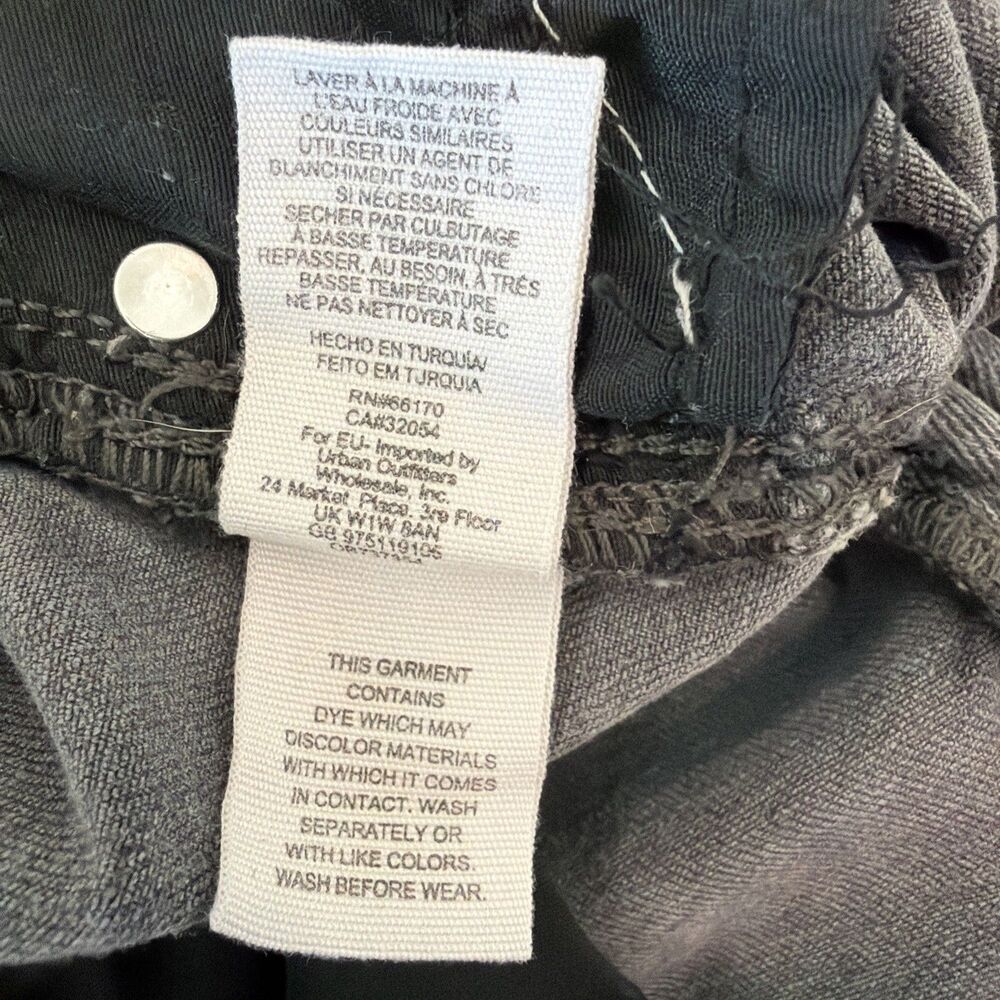 Free People We The Free Sz 27 Jeans Grey Black Embroidered Floral Denim Raw Hem - Picture 12 of 16